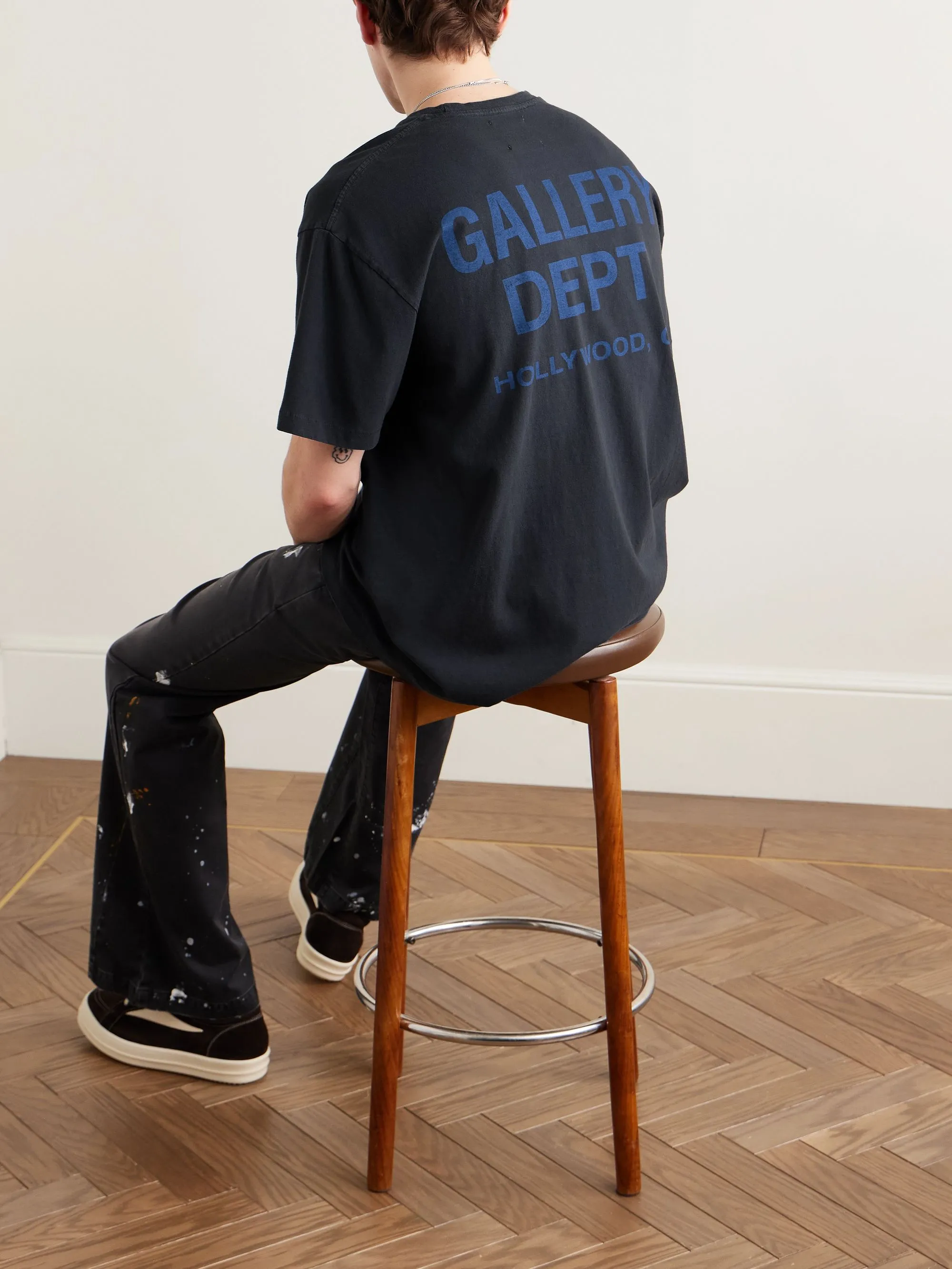 GALLERY DEPT. SOUVENIR TEE/WASHED BLACK Blue English LOGO short-sleeved Hollywood limited English TEE Washed black S-XL Assute garments dyed Re-washed and distressed Cylindrical fabric without side seams Non-open version Original development Complete accessories/matching Details in place